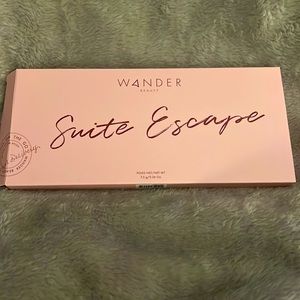 Wander Suite Escape